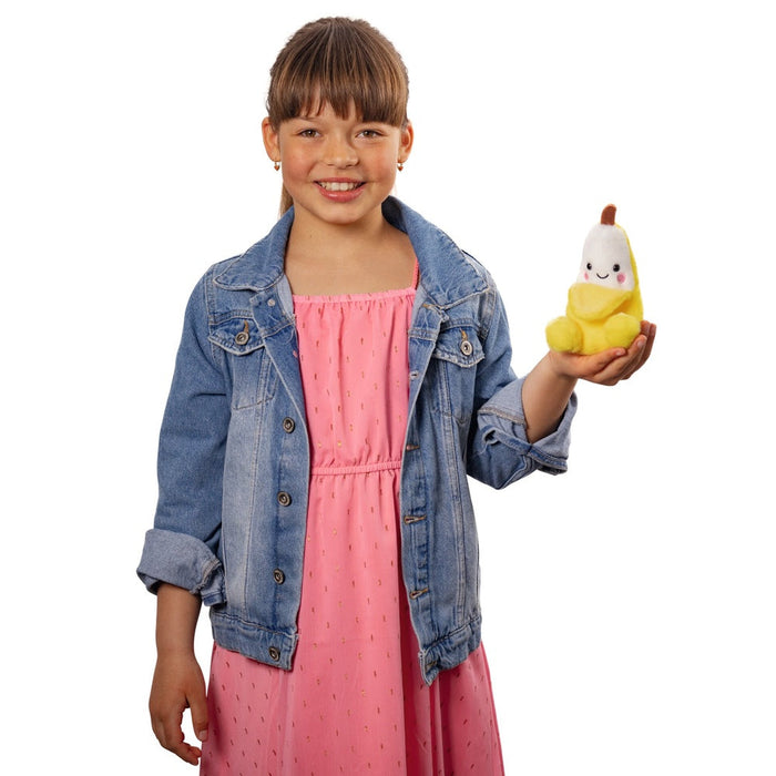 Jucarie de plus de tinut in palma Aurora Palm Pals - Banana, 13 cm