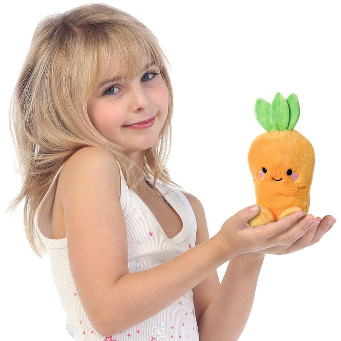Jucarie de plus de tinut in palma Aurora Palm Pals - Morcov, 13 cm