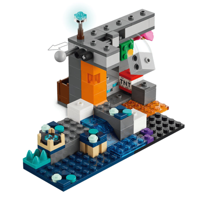 Lego Minecraft - Intalnirea cu Temnicerul (21274)