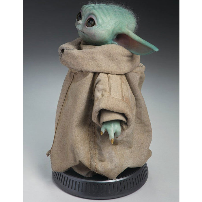 Precomanda Figurina Life-Size Star Wars The Mandalorian - The Child 42 cm