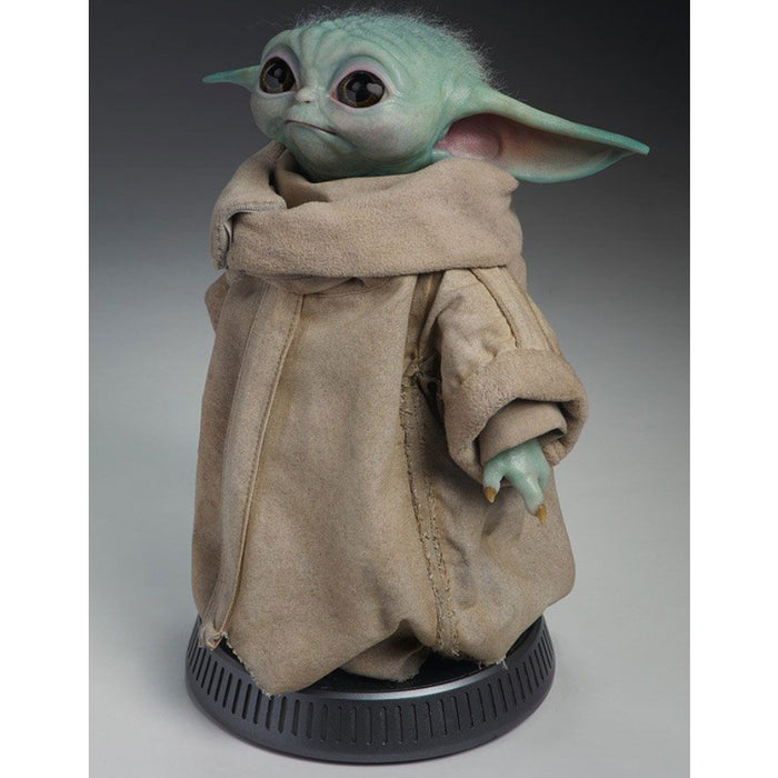 Precomanda Figurina Life-Size Star Wars The Mandalorian - The Child 42 cm