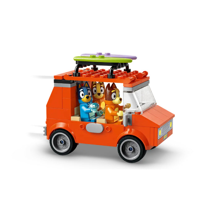 Lego Bluey - Calatoria familiei lui Blue cu masina la plaja (11202)