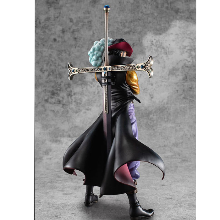 Precomanda Figurina One Piece P.O.P SA-Maximum PVC - Hawk Eye Dracule Mihawk Ver. R 29 cm