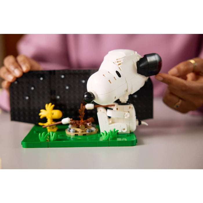 Lego  Ideas - Peanuts - Casuta lui Snoopy (21368)