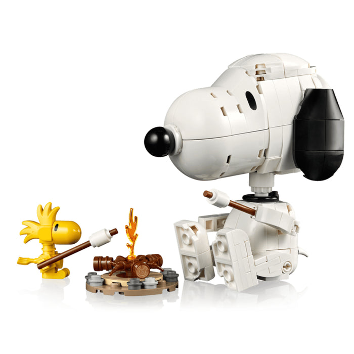 Lego  Ideas - Peanuts - Casuta lui Snoopy (21368)