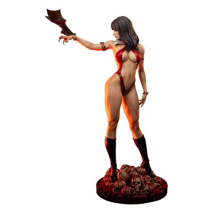 Precomanda Figurina Vampirella 1/2 - Vampirella 112 cm
