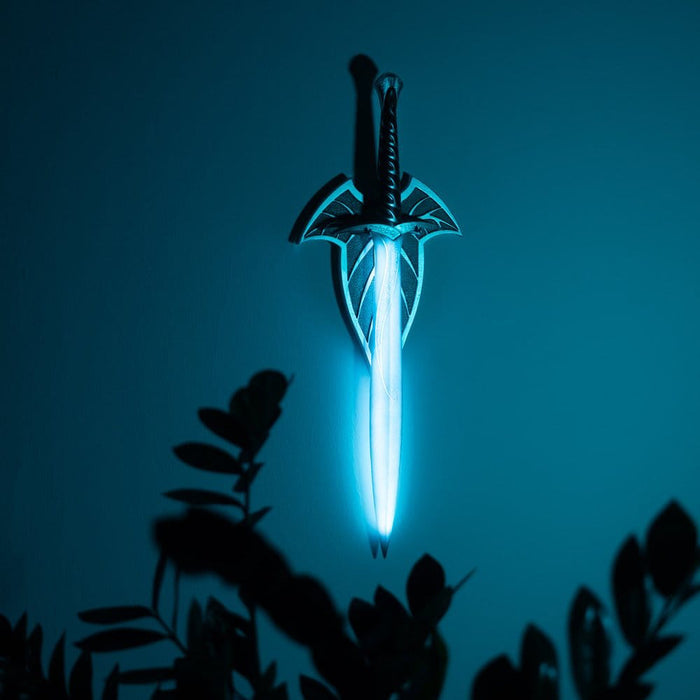 Precomanda Lampa The Lord of the Rings - Sting Sword 51 cm