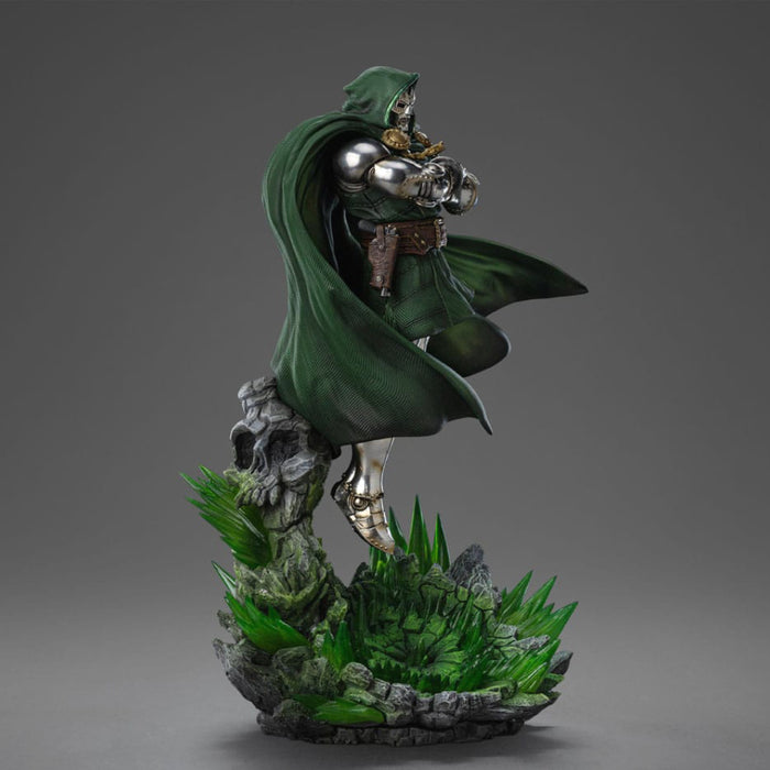 Precomanda Figurina The Infinity Gauntlet Marvel Legends Diorama 1/10 - Doctor Doom 30 cm