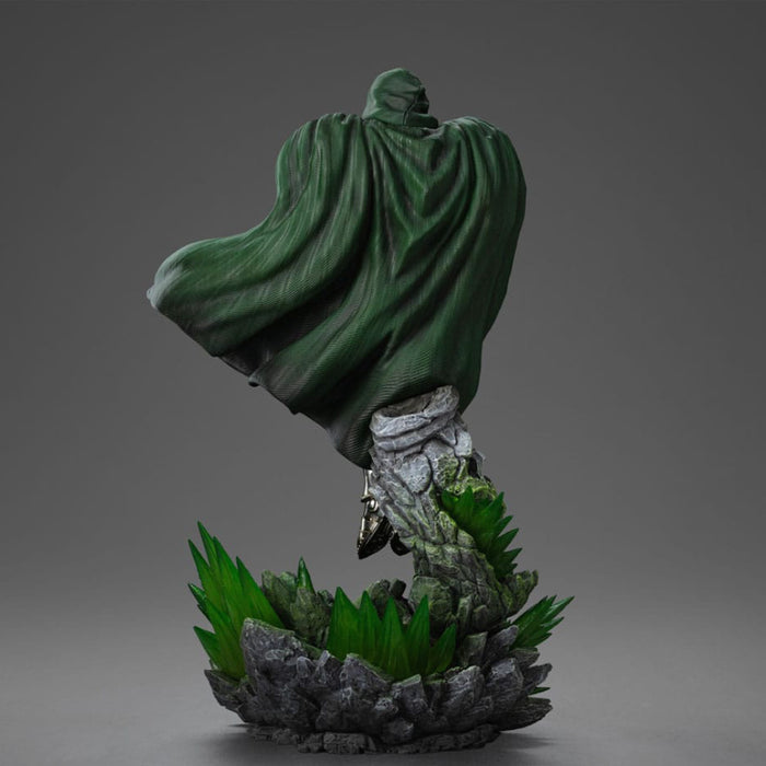 Precomanda Figurina The Infinity Gauntlet Marvel Legends Diorama 1/10 - Doctor Doom 30 cm