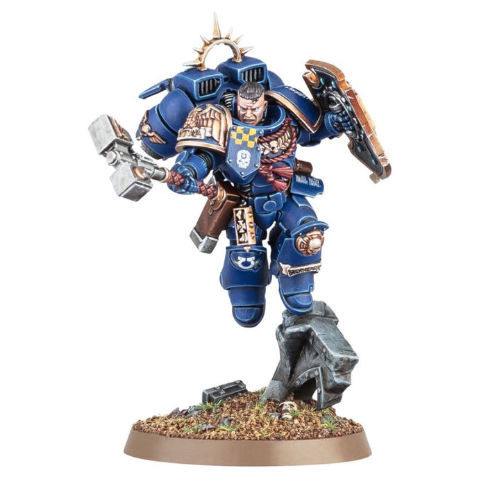 Warhammer Space Marines - Captain with Jump Pack and Relic Shield