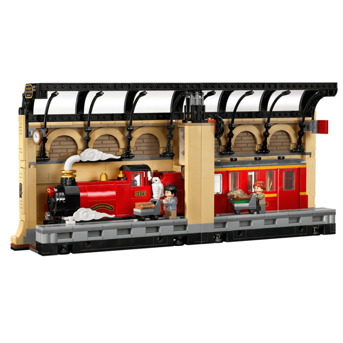 Lego Creator - Harry Potter Coltul cu carti - Expresul Hogwarts (76450)