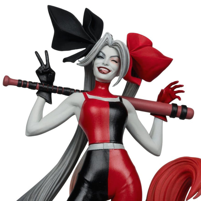 Precomanda Figurina DC Direct Harley Quinn Red, White & Black 1/10 - Harley Quinn by Alex Garner 21 cm