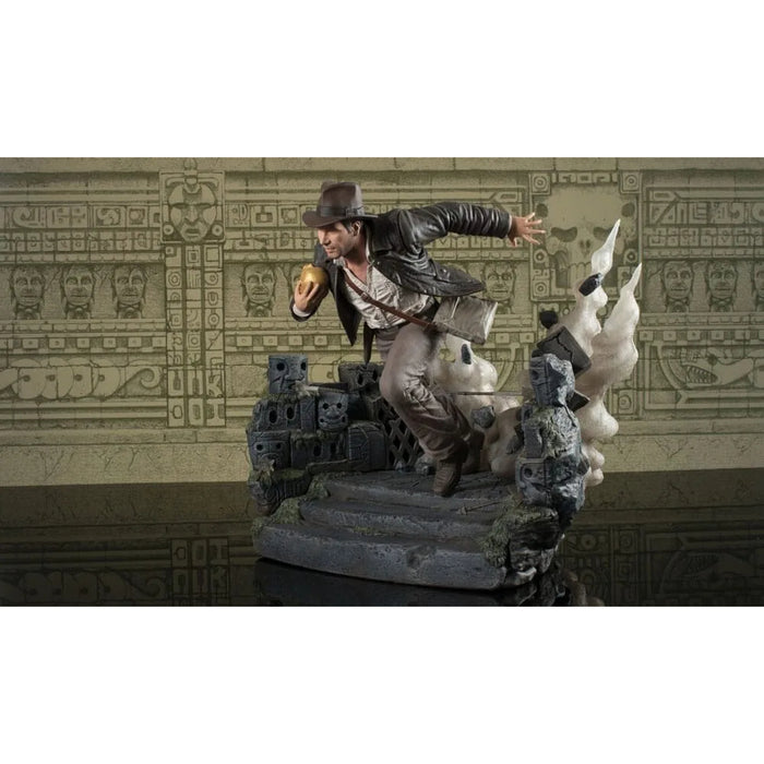 Figurina Indiana Jones Raiders of the Lost Ark Deluxe Gallery PVC Escape with Idol 25 cm