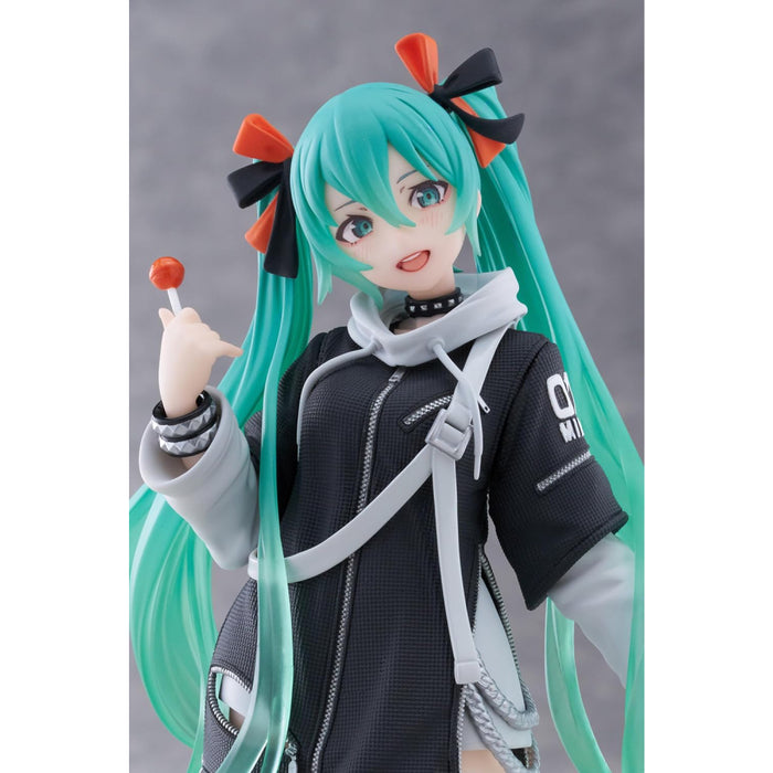 Figurina Hatsune Miku Wonderland PVC - Fashion Punk Ver 18 cm