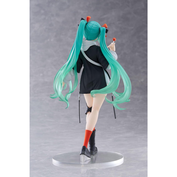 Figurina Hatsune Miku Wonderland PVC - Fashion Punk Ver 18 cm