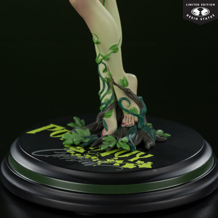 Precomanda Figurina DC Direct Cover Girls 1/8 - Poison Ivy by J. Scott Campbell 24 cm