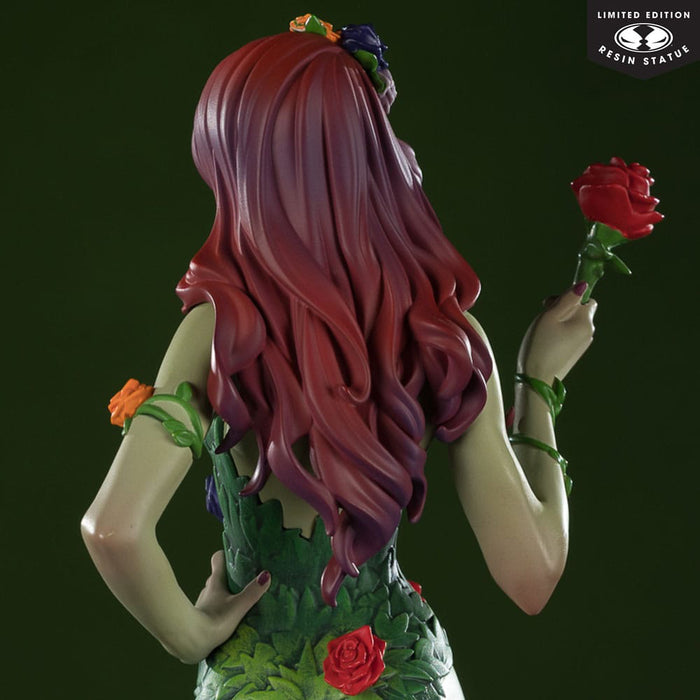 Precomanda Figurina DC Direct Cover Girls 1/8 - Poison Ivy by J. Scott Campbell 24 cm