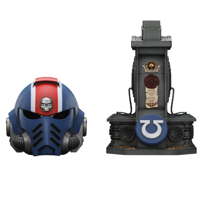 Replica Warhammer 40,000 Space Marine 2 - Ultramarines Lieutenant Titus helmet with Display Stand 44 cm