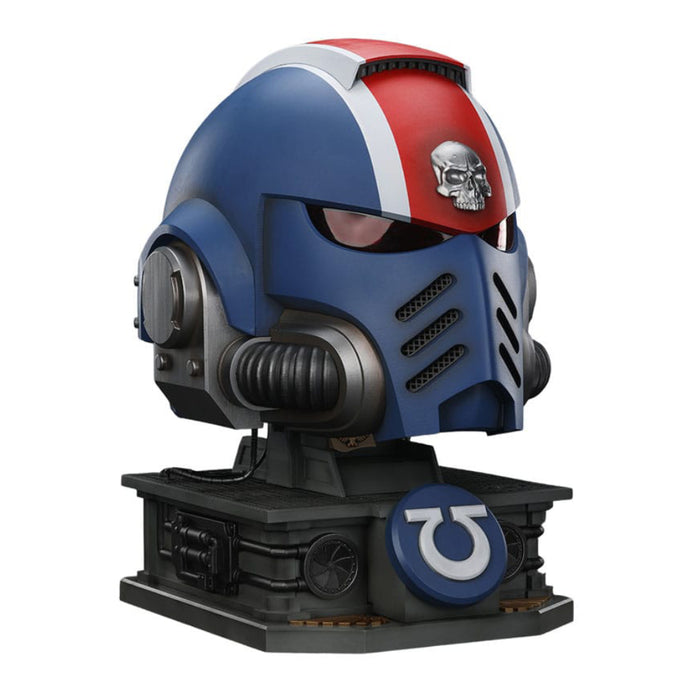 Replica Warhammer 40,000 Space Marine 2 - Ultramarines Lieutenant Titus helmet with Display Stand 44 cm