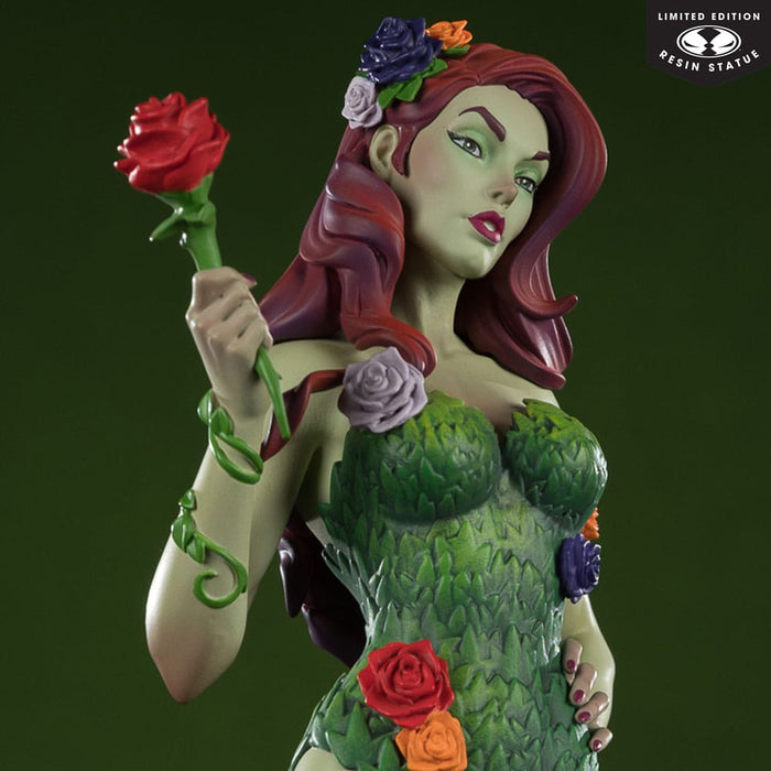 Precomanda Figurina DC Direct Cover Girls 1/8 - Poison Ivy by J. Scott Campbell 24 cm