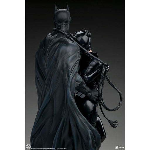 Precomanda Figurina DC Comics Diorama Batman & Catwoman 51 cm - Red Goblin