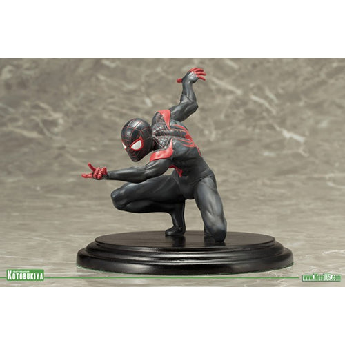 Marvel Ultimate: Statueta Spider-Man Artfx+ - Red Goblin